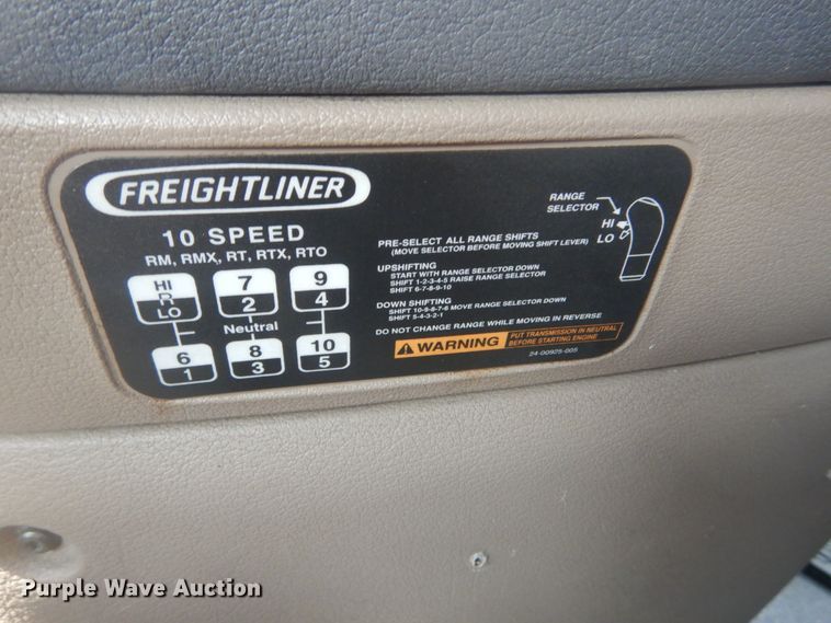 image for item JI9469 2012 Freightliner Cascadia 125  semi truck