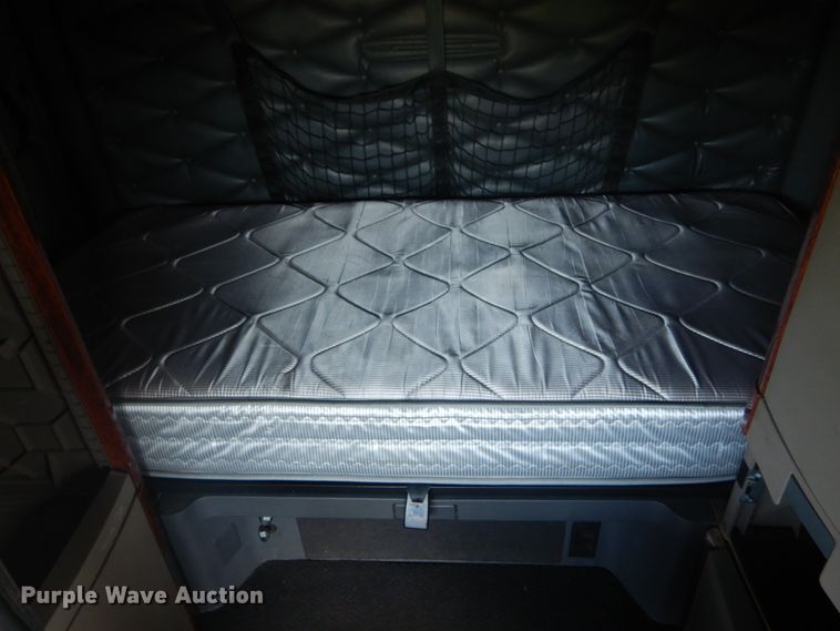 image for item JI9469 2012 Freightliner Cascadia 125  semi truck