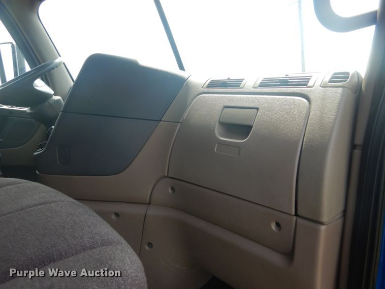 image for item JI9469 2012 Freightliner Cascadia 125  semi truck