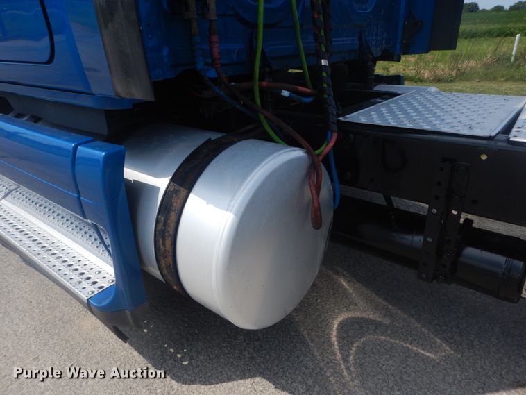 image for item JI9469 2012 Freightliner Cascadia 125  semi truck