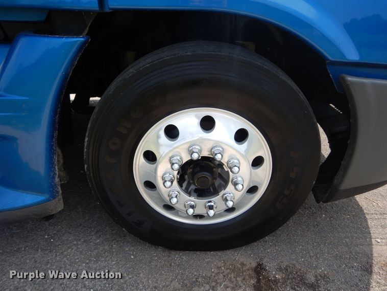 image for item JI9469 2012 Freightliner Cascadia 125  semi truck