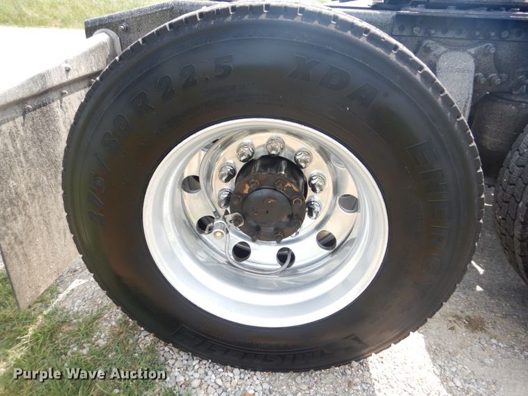 image for item JI9469 2012 Freightliner Cascadia 125  semi truck