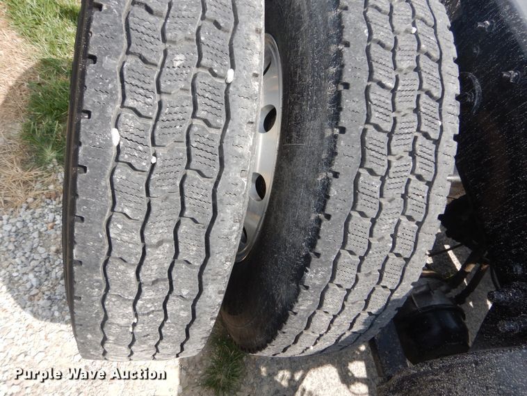 image for item JI9469 2012 Freightliner Cascadia 125  semi truck