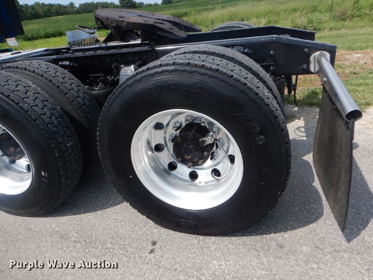 image for item JI9469 2012 Freightliner Cascadia 125  semi truck