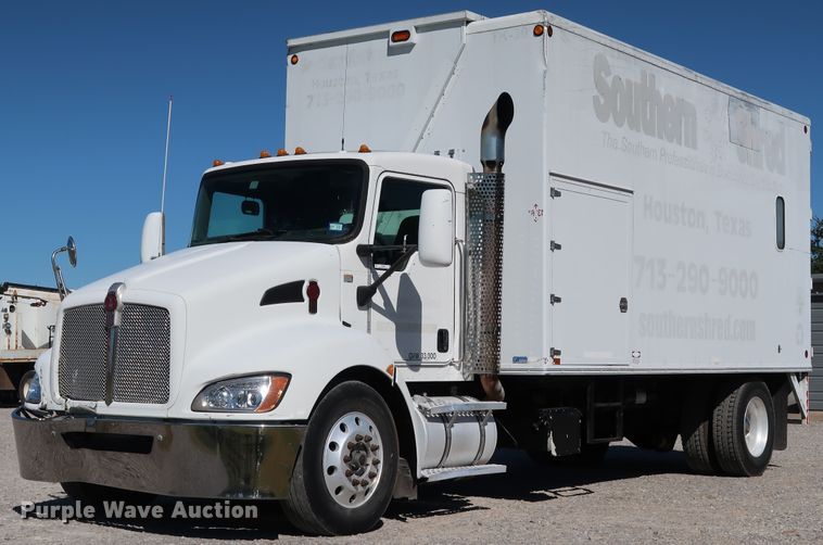 image for item JP9389 2008 Kenworth T370  paper shredder truck