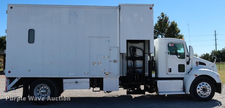 image for item JP9389 2008 Kenworth T370  paper shredder truck