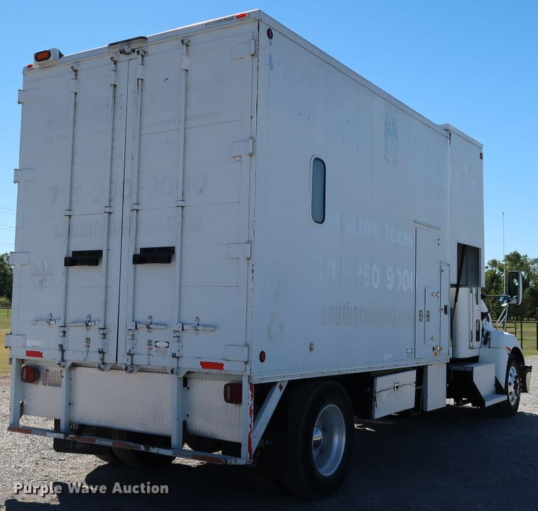 image for item JP9389 2008 Kenworth T370  paper shredder truck