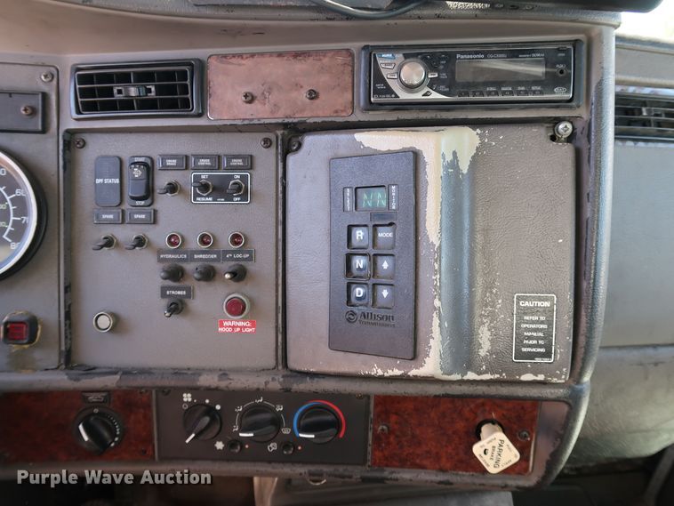 image for item JP9389 2008 Kenworth T370  paper shredder truck