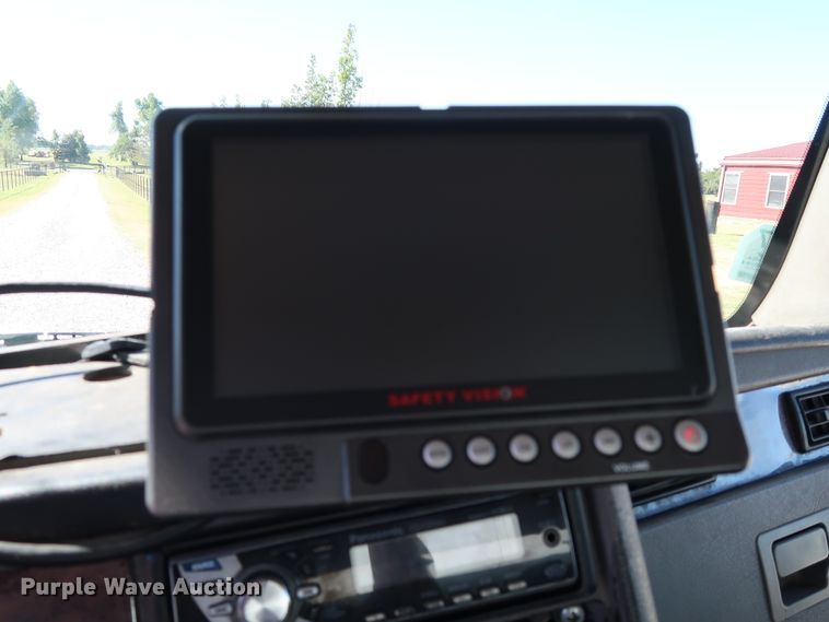 image for item JP9389 2008 Kenworth T370  paper shredder truck