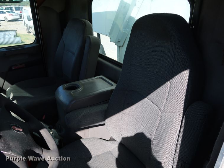 image for item JP9389 2008 Kenworth T370  paper shredder truck