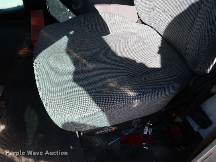 image for item JP9389 2008 Kenworth T370  paper shredder truck