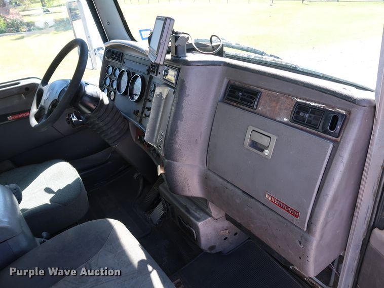 image for item JP9389 2008 Kenworth T370  paper shredder truck