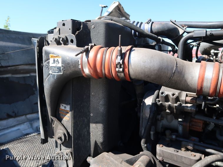 image for item JP9389 2008 Kenworth T370  paper shredder truck