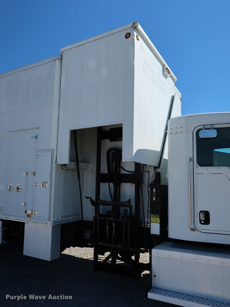 image for item JP9389 2008 Kenworth T370  paper shredder truck