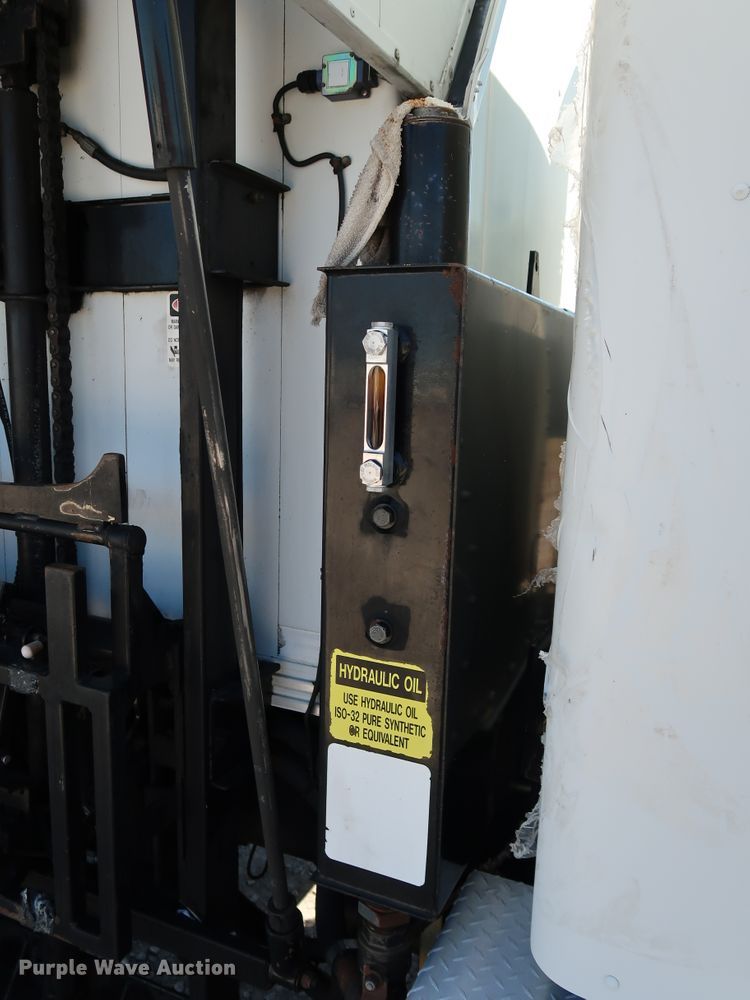 image for item JP9389 2008 Kenworth T370  paper shredder truck