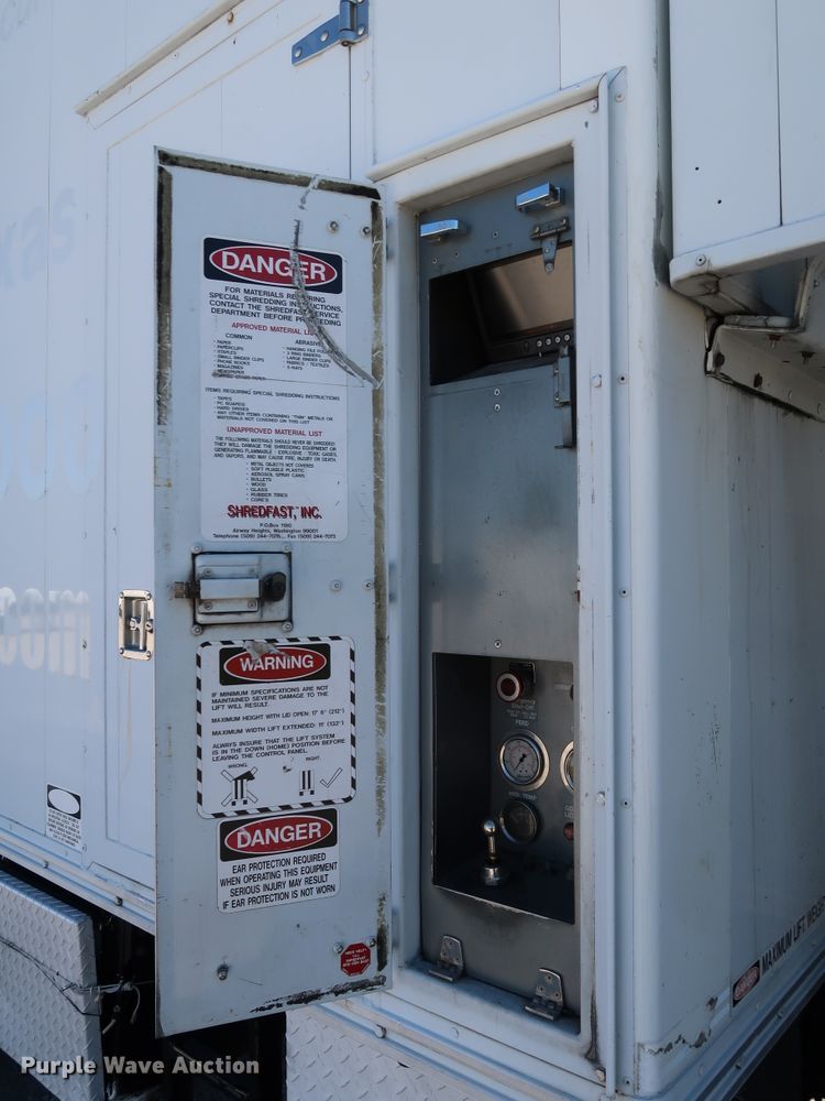 image for item JP9389 2008 Kenworth T370  paper shredder truck