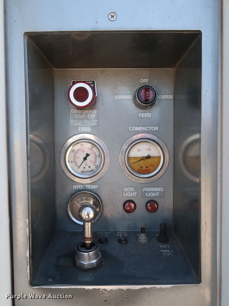 image for item JP9389 2008 Kenworth T370  paper shredder truck