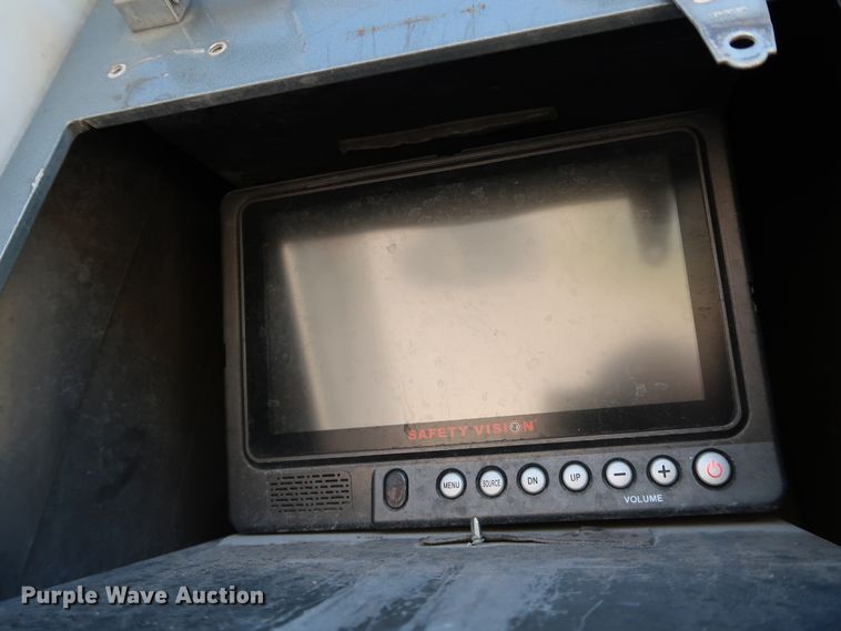 image for item JP9389 2008 Kenworth T370  paper shredder truck