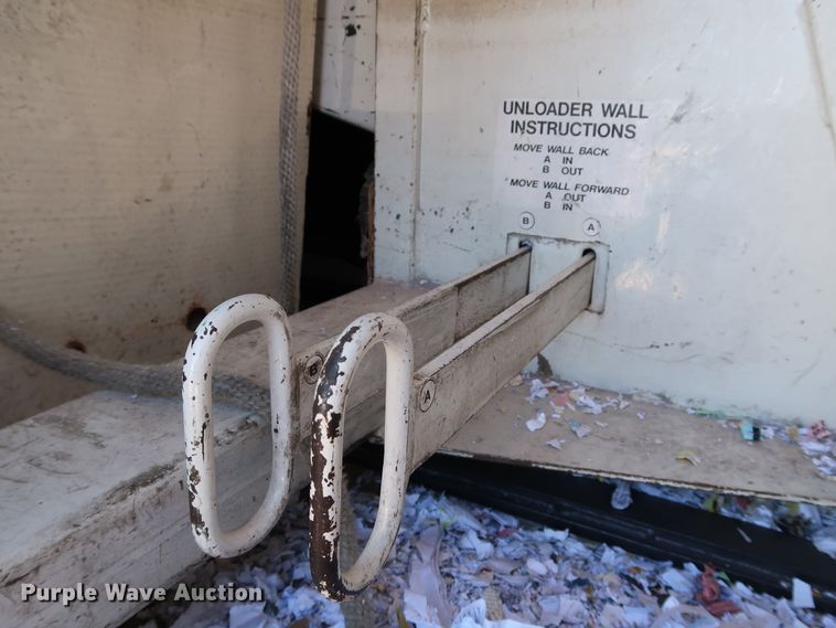 image for item JP9389 2008 Kenworth T370  paper shredder truck