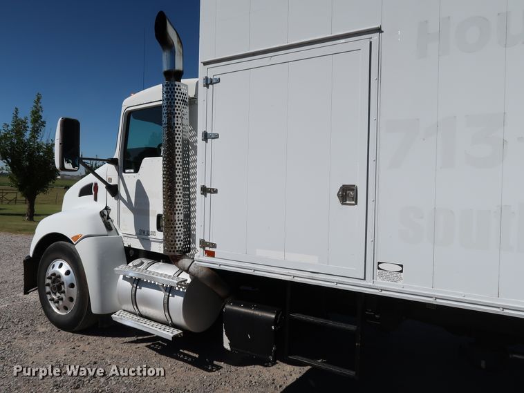 image for item JP9389 2008 Kenworth T370  paper shredder truck