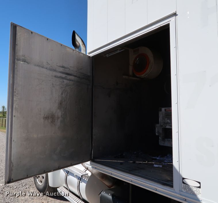 image for item JP9389 2008 Kenworth T370  paper shredder truck