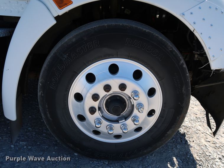 image for item JP9389 2008 Kenworth T370  paper shredder truck