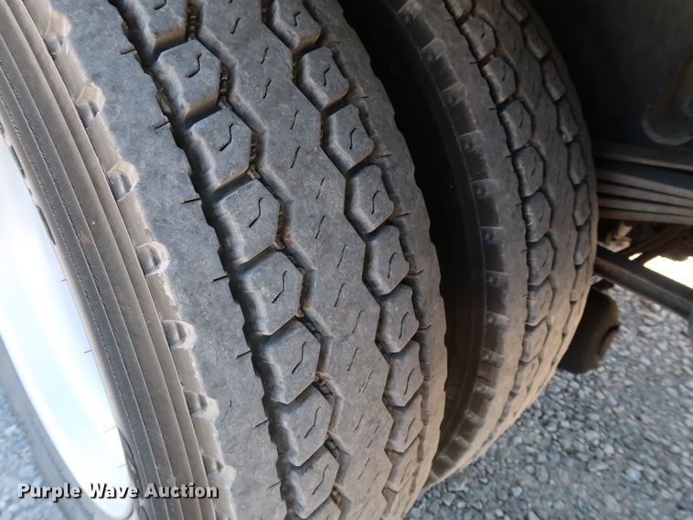 image for item JP9389 2008 Kenworth T370  paper shredder truck