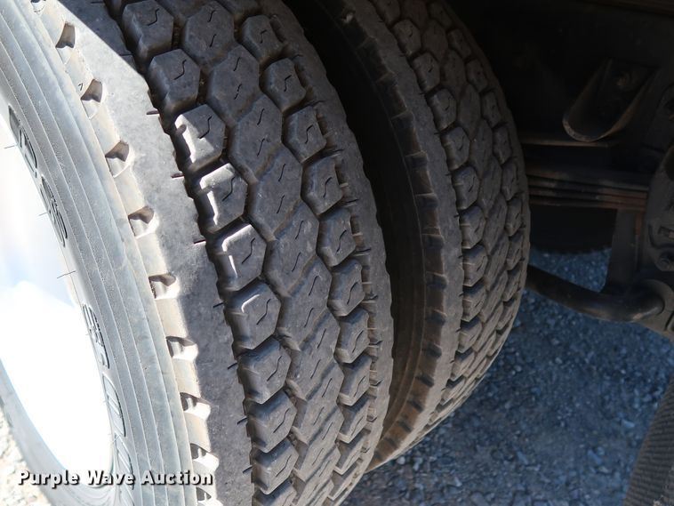 image for item JP9389 2008 Kenworth T370  paper shredder truck