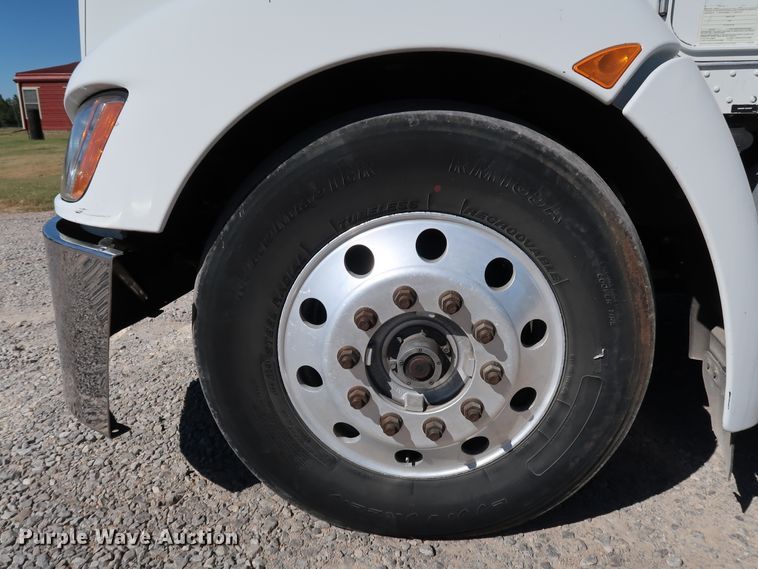 image for item JP9389 2008 Kenworth T370  paper shredder truck