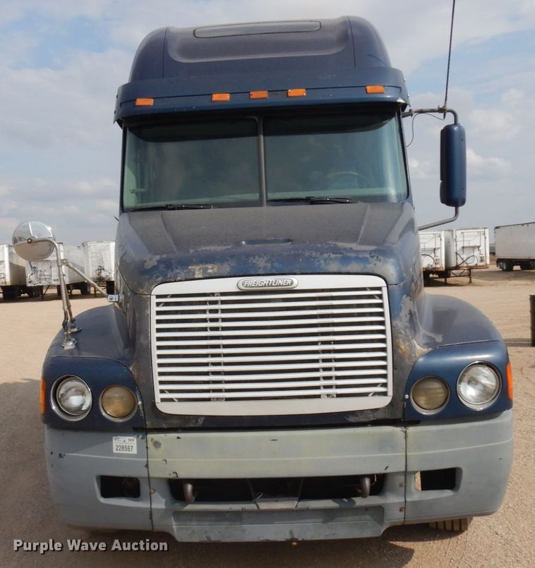 image for item JQ9318 1998 Freightliner FLC120  semi truck