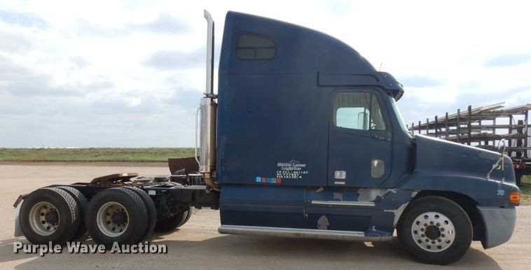 image for item JQ9318 1998 Freightliner FLC120  semi truck