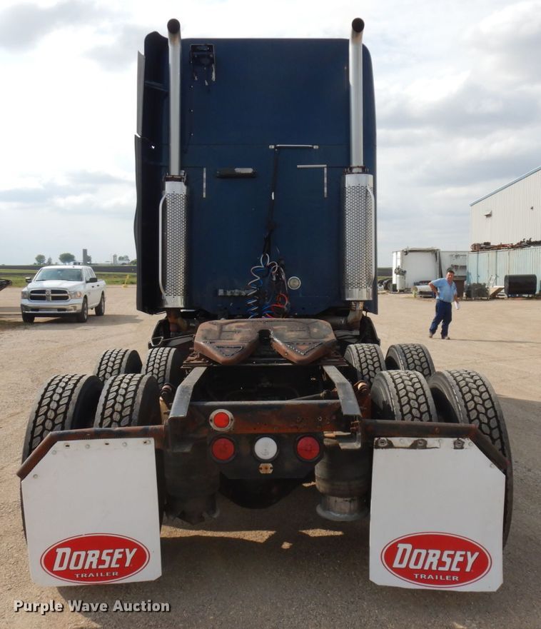 image for item JQ9318 1998 Freightliner FLC120  semi truck