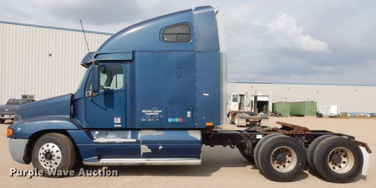image for item JQ9318 1998 Freightliner FLC120  semi truck