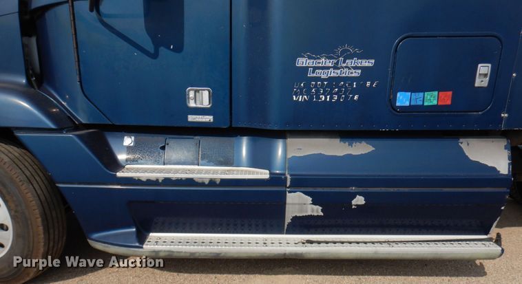 image for item JQ9318 1998 Freightliner FLC120  semi truck