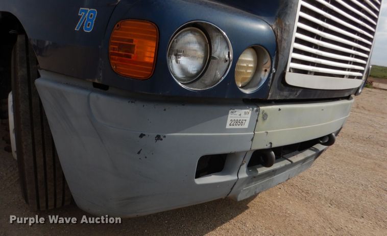 image for item JQ9318 1998 Freightliner FLC120  semi truck