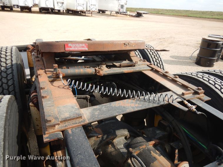 image for item JQ9318 1998 Freightliner FLC120  semi truck