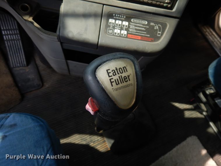 image for item JQ9318 1998 Freightliner FLC120  semi truck