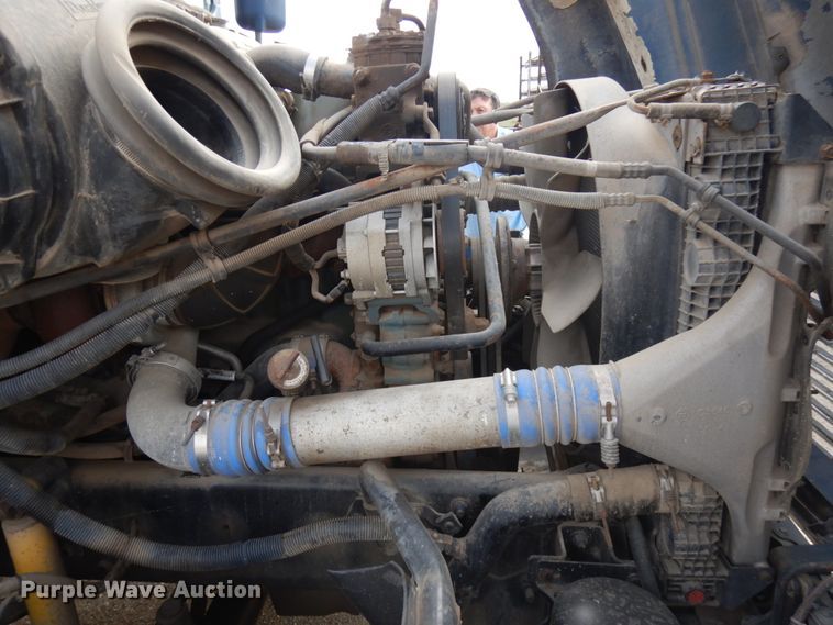 image for item JQ9318 1998 Freightliner FLC120  semi truck