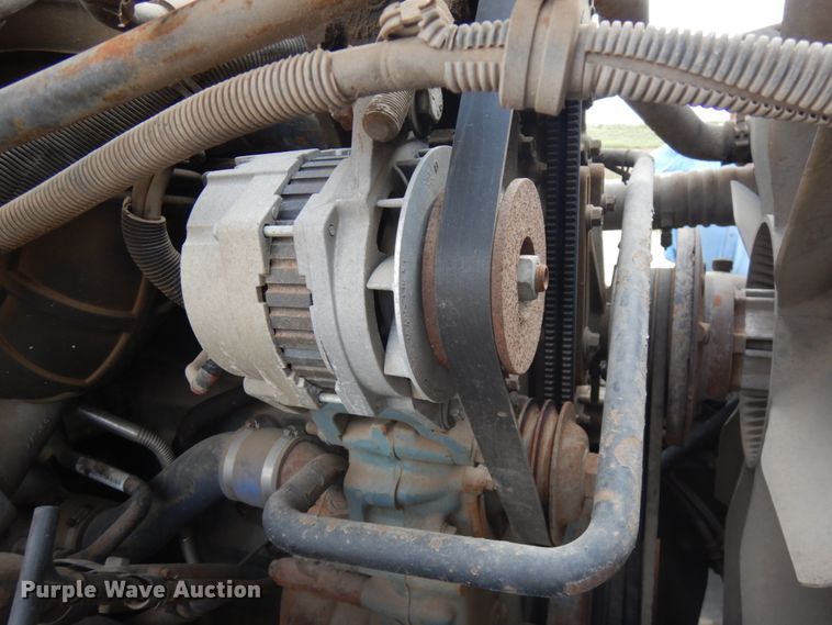 image for item JQ9318 1998 Freightliner FLC120  semi truck