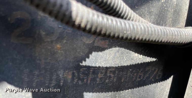 image for item JQ9559 1993 Freightliner FLD120  semi truck