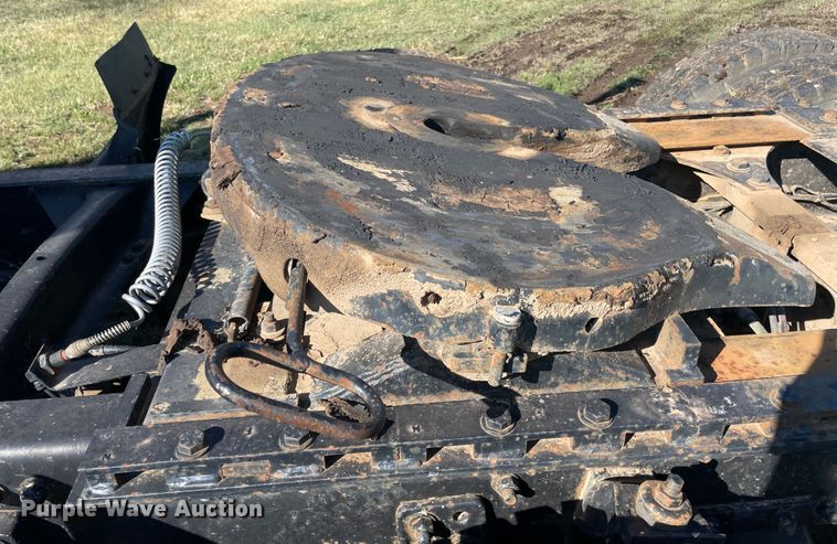 image for item JQ9564 1993 Freightliner FLD120  semi truck