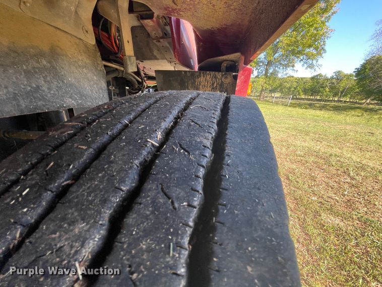 image for item JQ9564 1993 Freightliner FLD120  semi truck