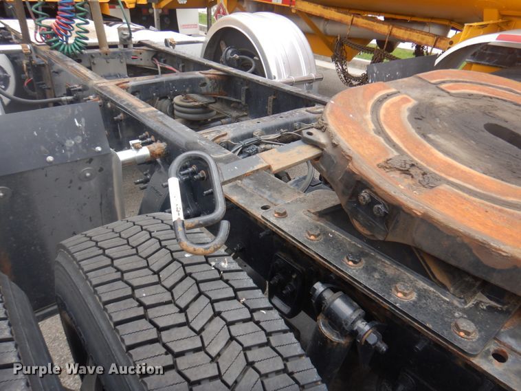 image for item JZ9839 2018 Freightliner Cascadia 125  semi truck