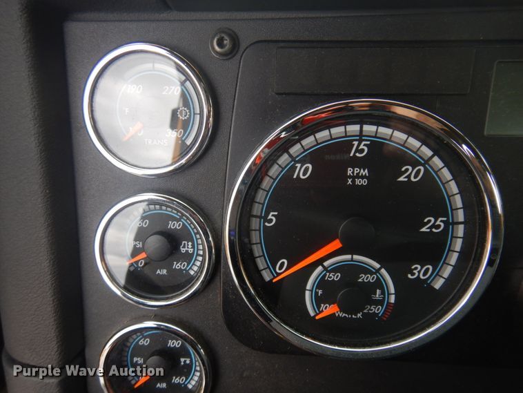 image for item JZ9839 2018 Freightliner Cascadia 125  semi truck