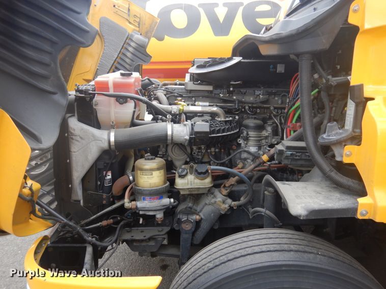 image for item JZ9839 2018 Freightliner Cascadia 125  semi truck