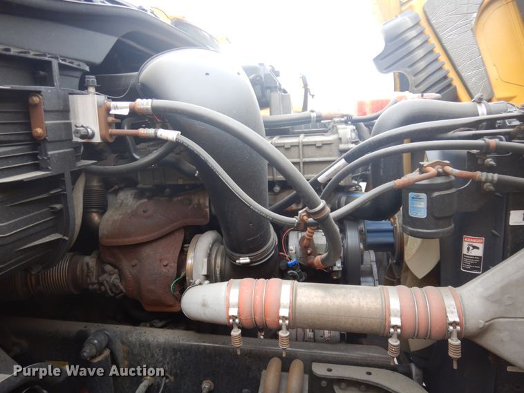 image for item JZ9839 2018 Freightliner Cascadia 125  semi truck