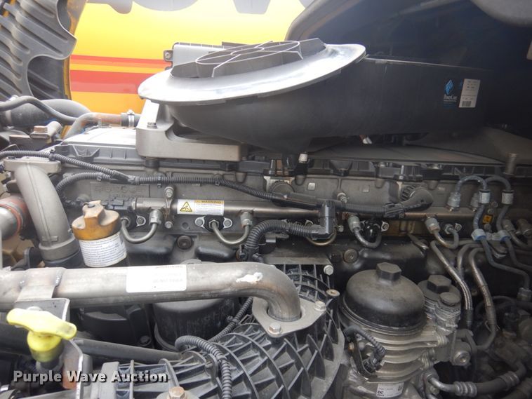 image for item JZ9839 2018 Freightliner Cascadia 125  semi truck