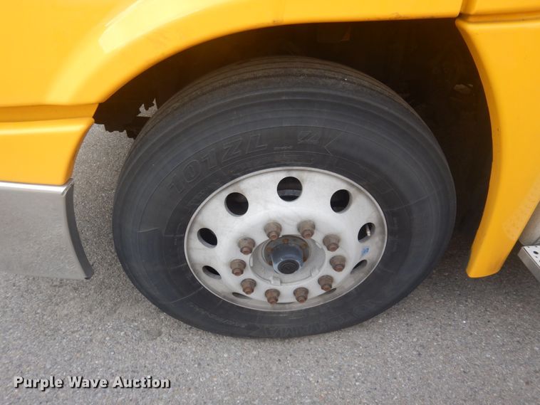 image for item JZ9839 2018 Freightliner Cascadia 125  semi truck