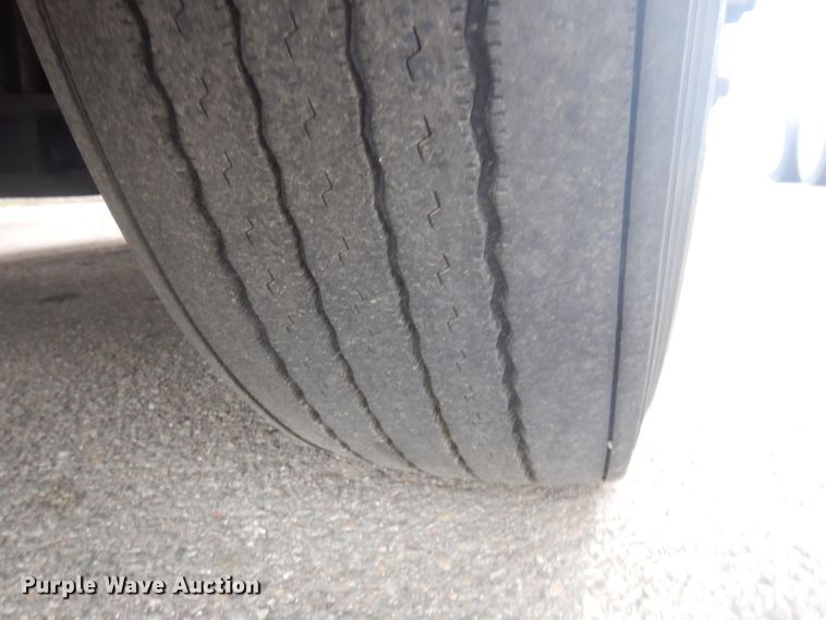 image for item JZ9839 2018 Freightliner Cascadia 125  semi truck