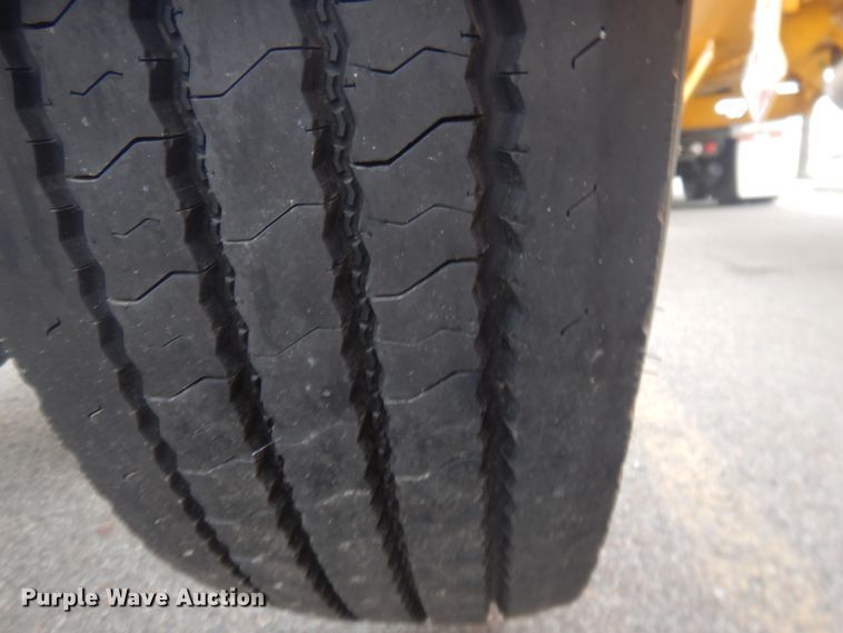 image for item JZ9839 2018 Freightliner Cascadia 125  semi truck